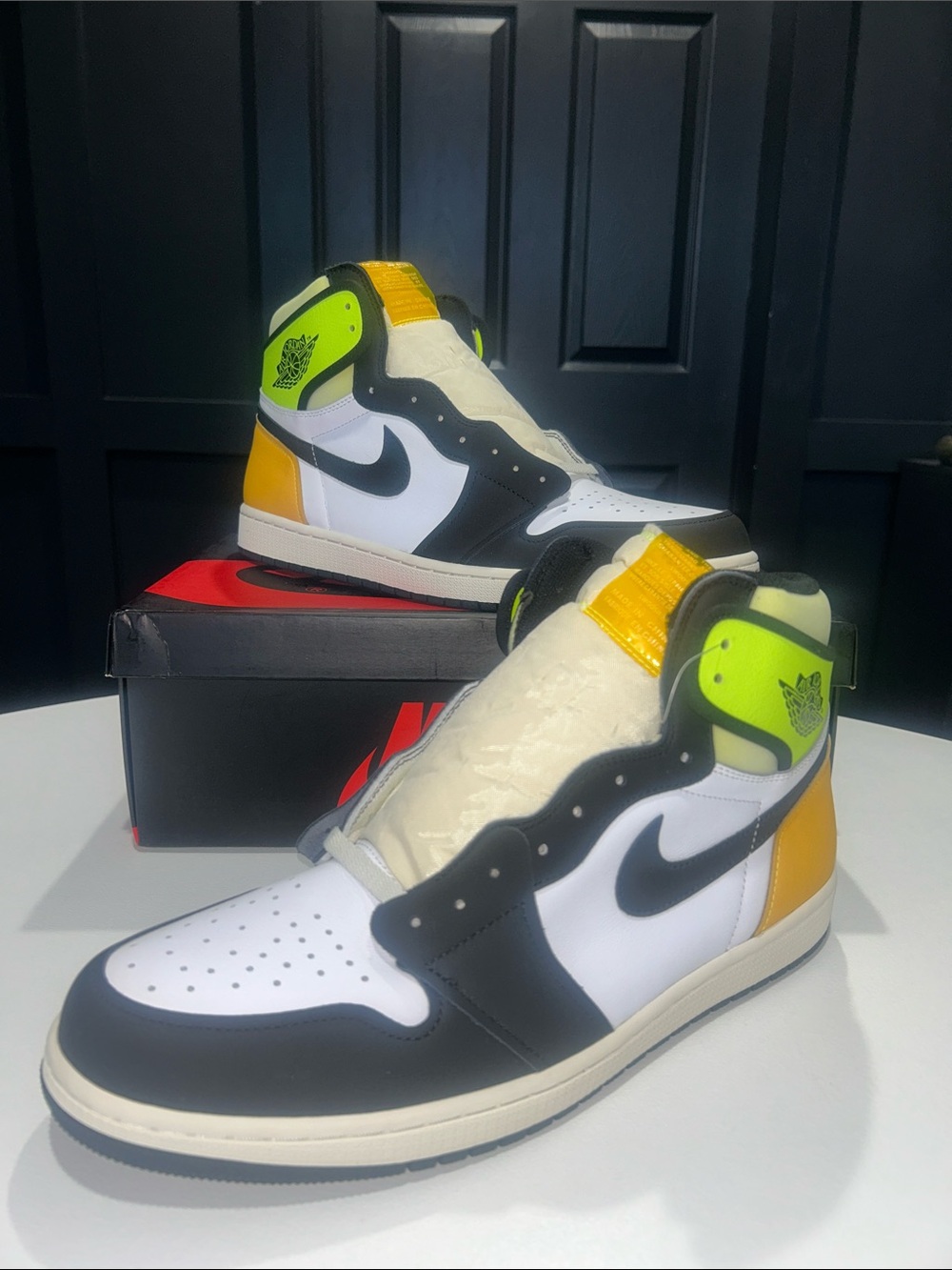 Jordan 1 Retro High “White Black Volt University Gold” Men’s Size 15
